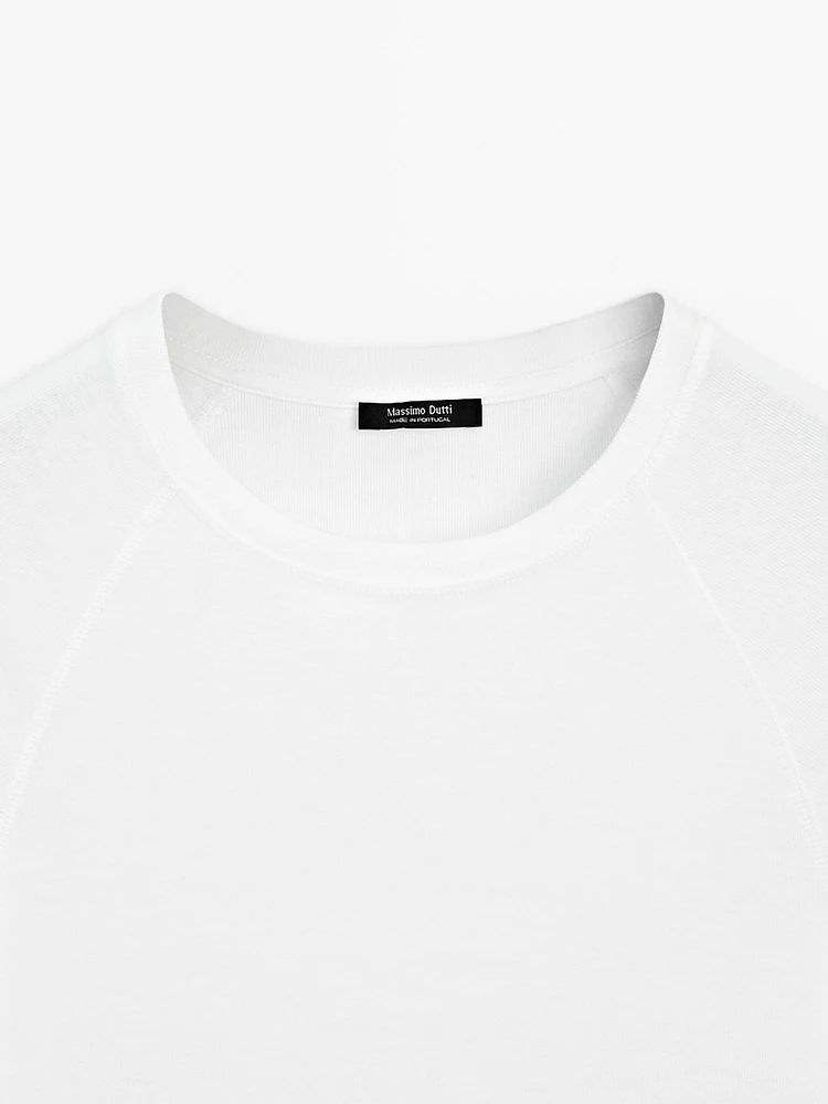 Cotton T-shirt with short raglan sleeves