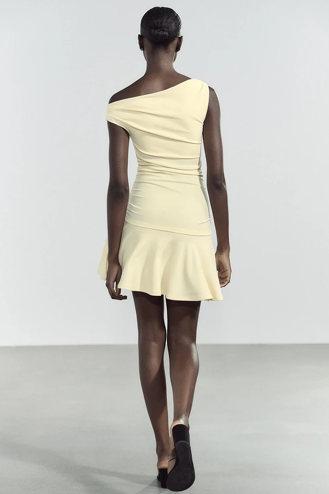 RUCHED TEXTURED DRESS