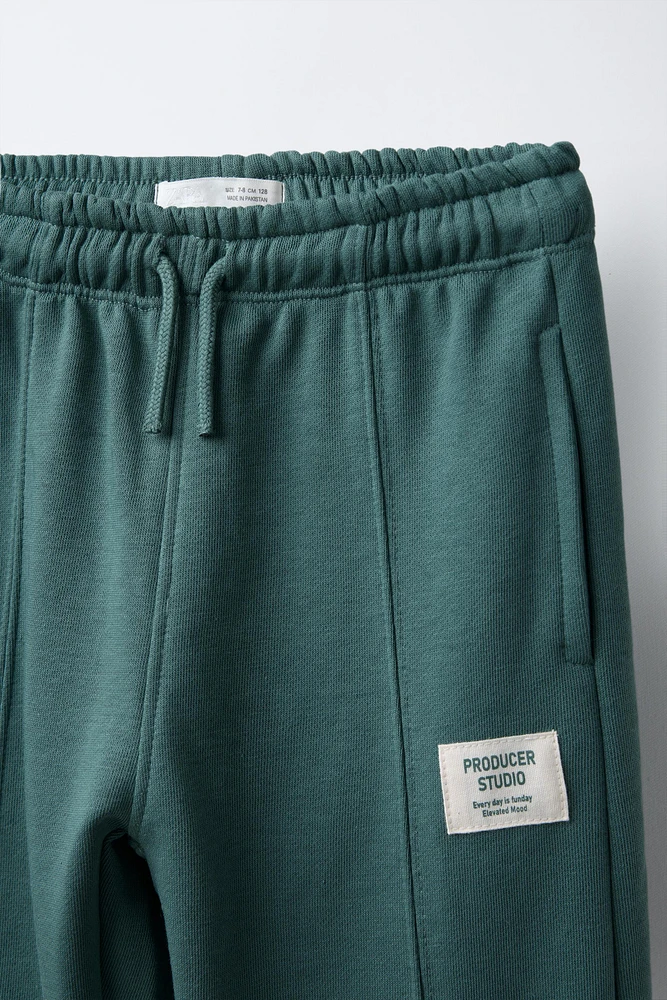 ENSEMBLE SWEAT À CAPUCHE ET PANTALON DE JOGGING