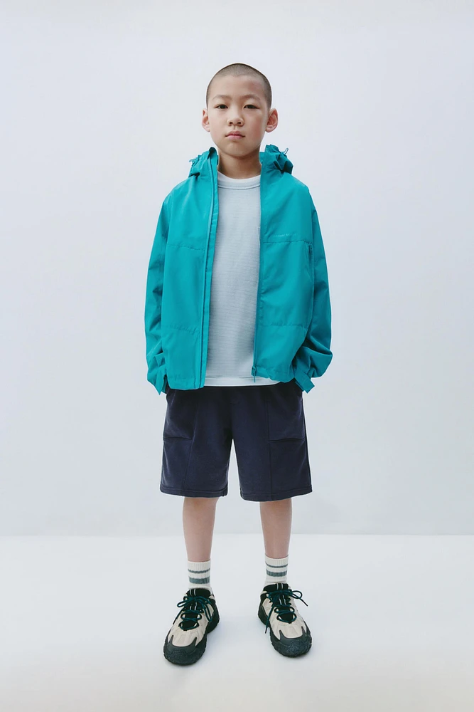 LIGHTWEIGHT HOODED WATER-REPELLENT JACKET