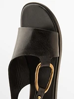 Leather sandals with ring detail