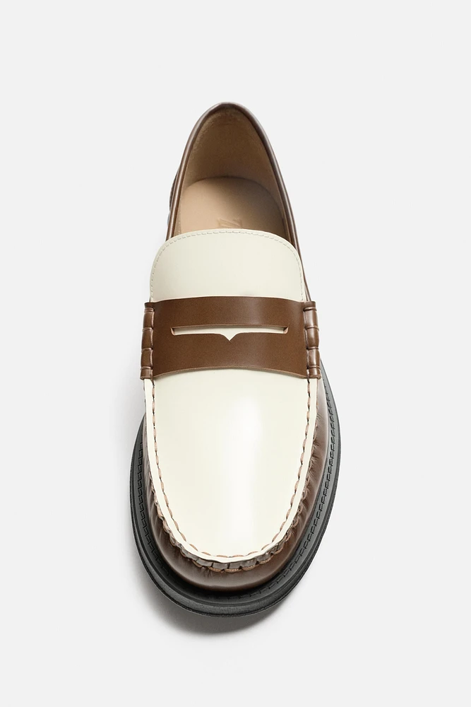MOCASSINS EN CUIR AVEC MASQUE CONTRASTE