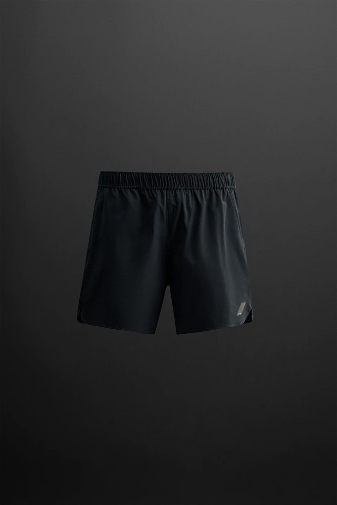 TRAINING TEXTURED SHORTS