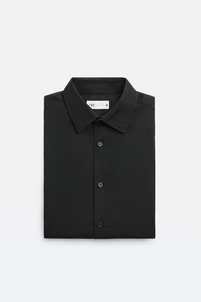 EASY CARE TEXTURED SHIRT