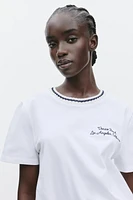 T-SHIRT BRODÉ À COL EN TRICOT