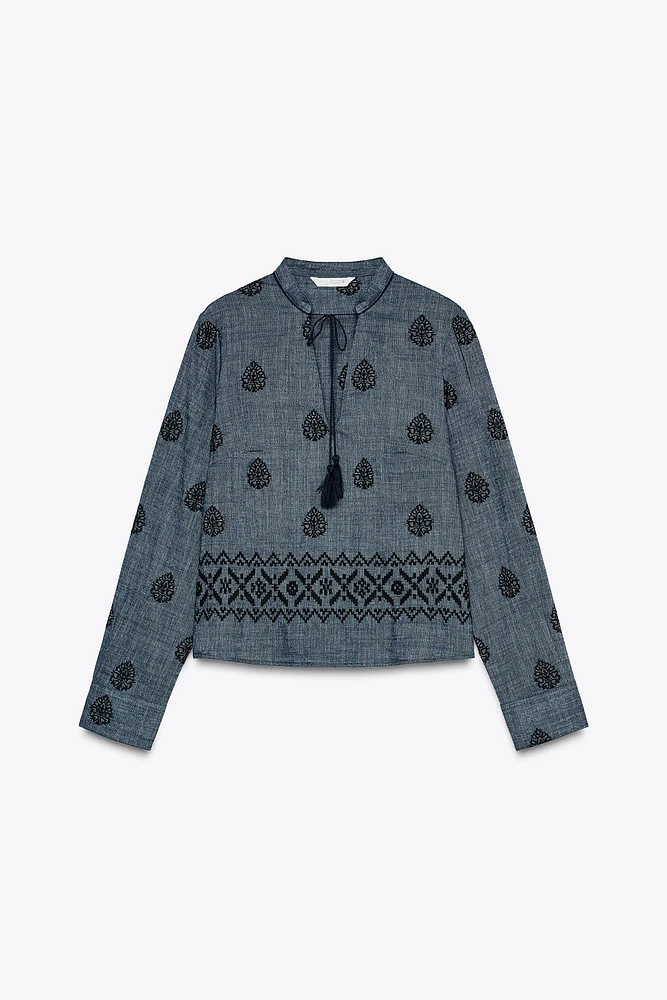 POMPOM EMBROIDERED TOP