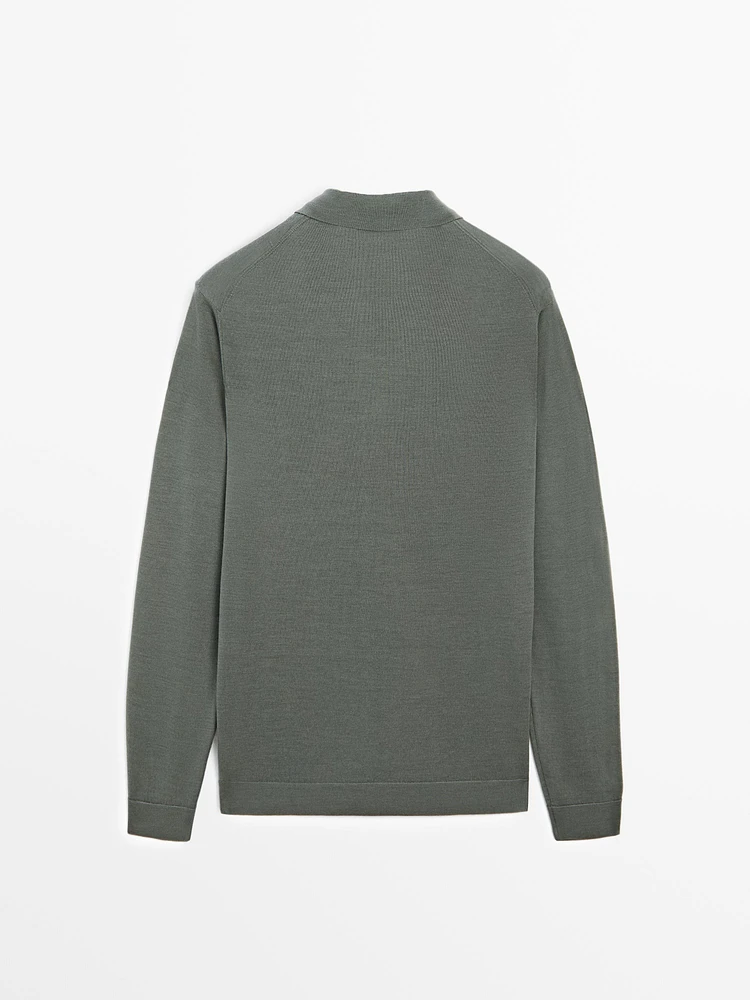 100% merino wool knit sweater with polo collar