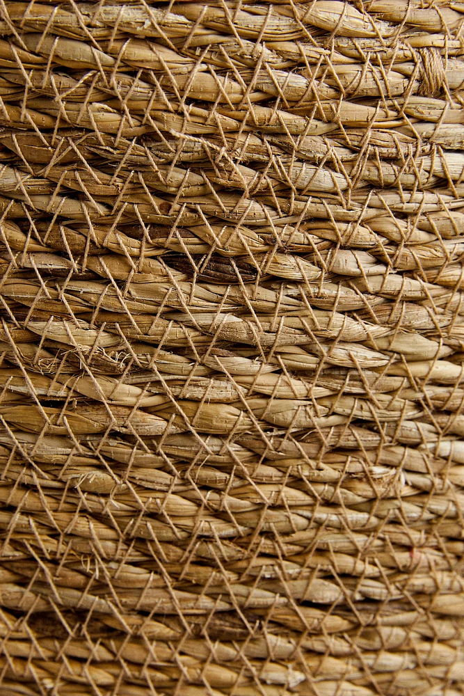 WOVEN BASKET