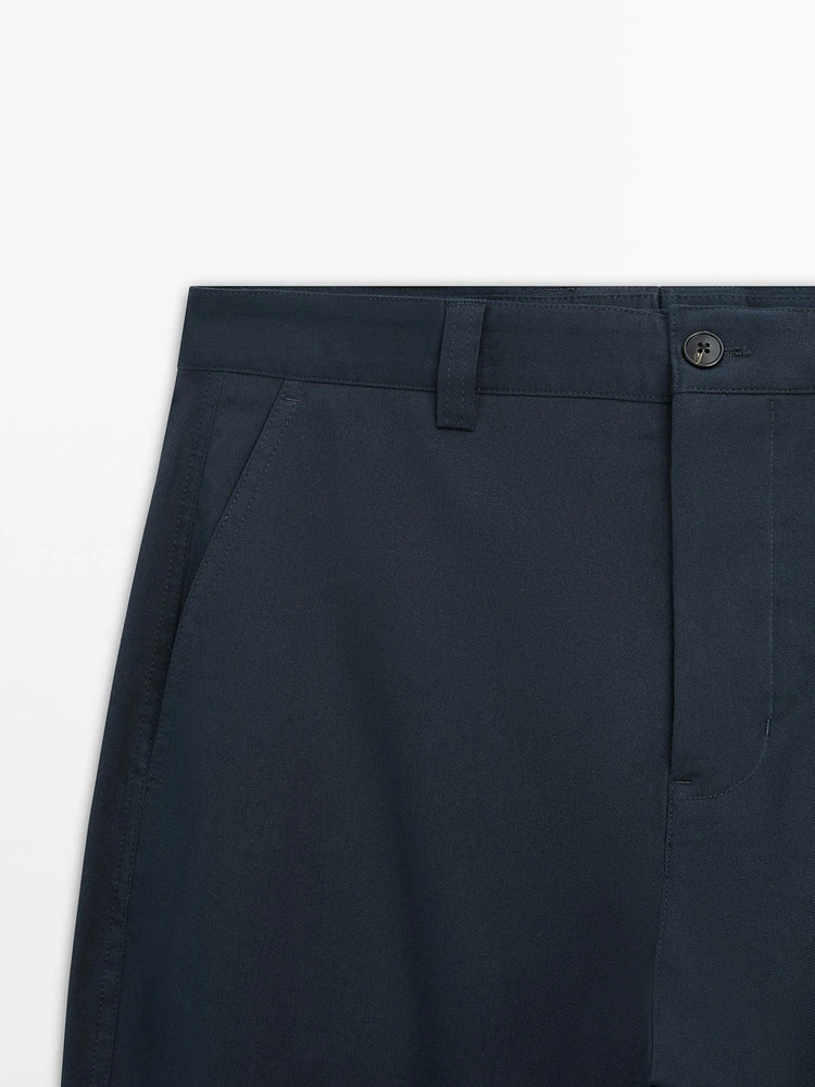 Pantalon slim en coton mélangé.