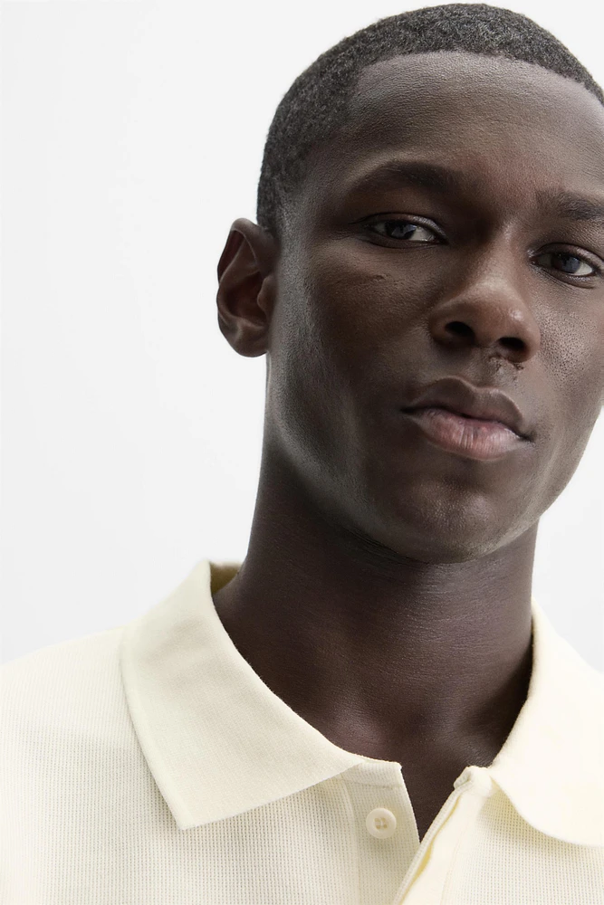 TEXTURED POLO