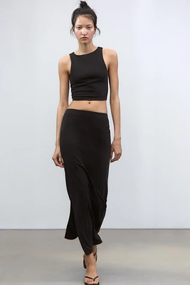 SLEEVELESS CROP TOP