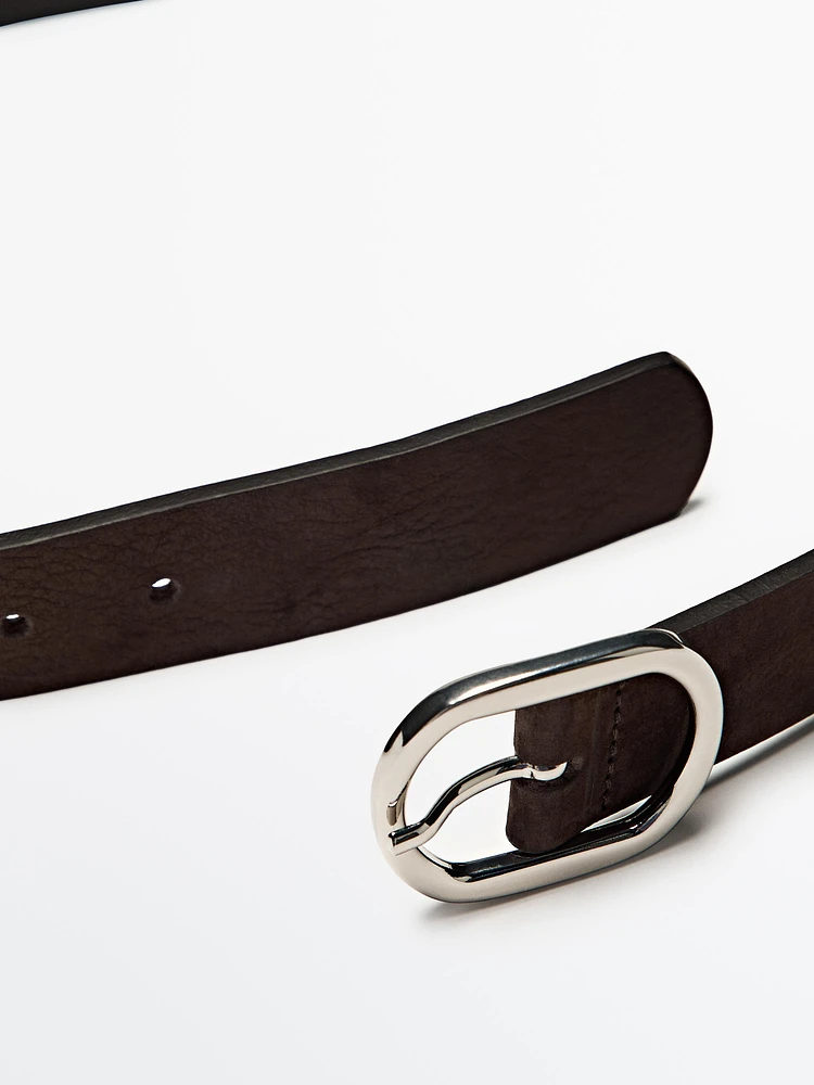 Ceinture boucle ovale en cuir nubuck