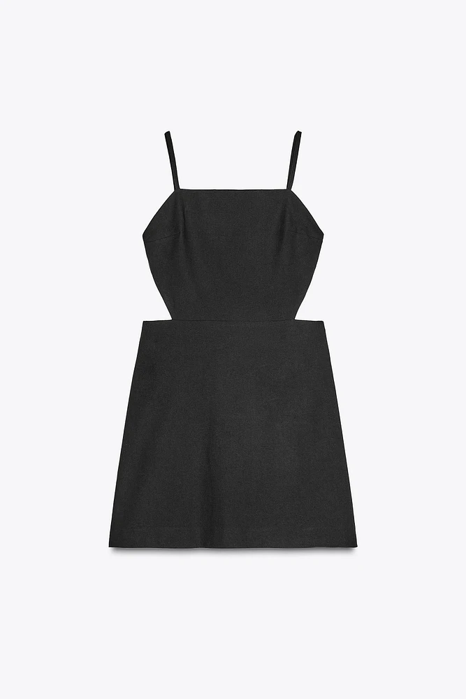 ROBE COURTE CUT OUT