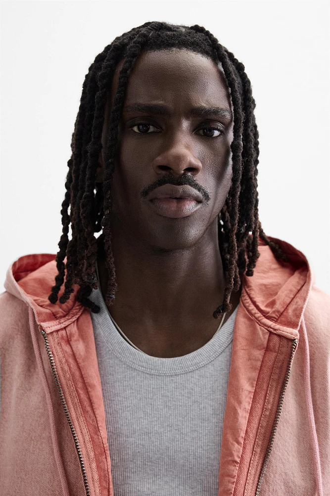 VESTE DÉLAVÉE À CAPUCHE