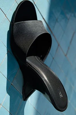ASYMMETRIC WEDGE SANDALS