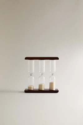 SET OF HOURGLASSES WITH ACACIA FRAME