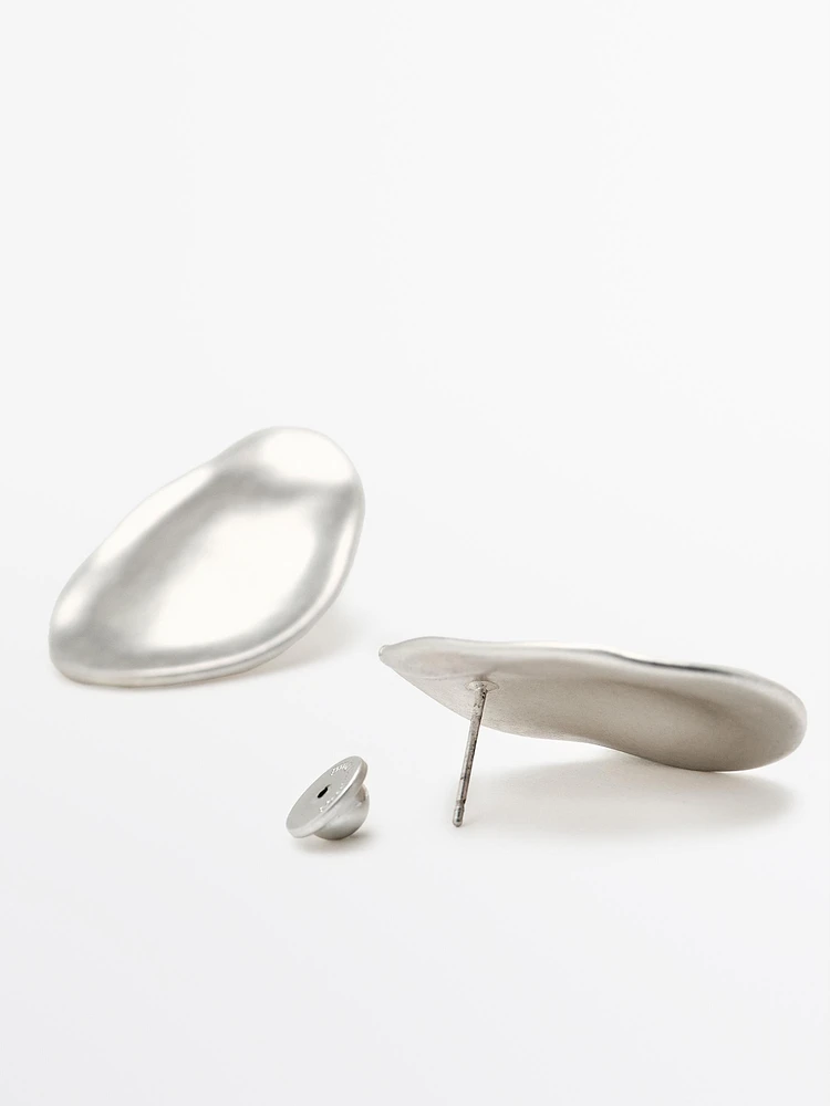 Almond earrings