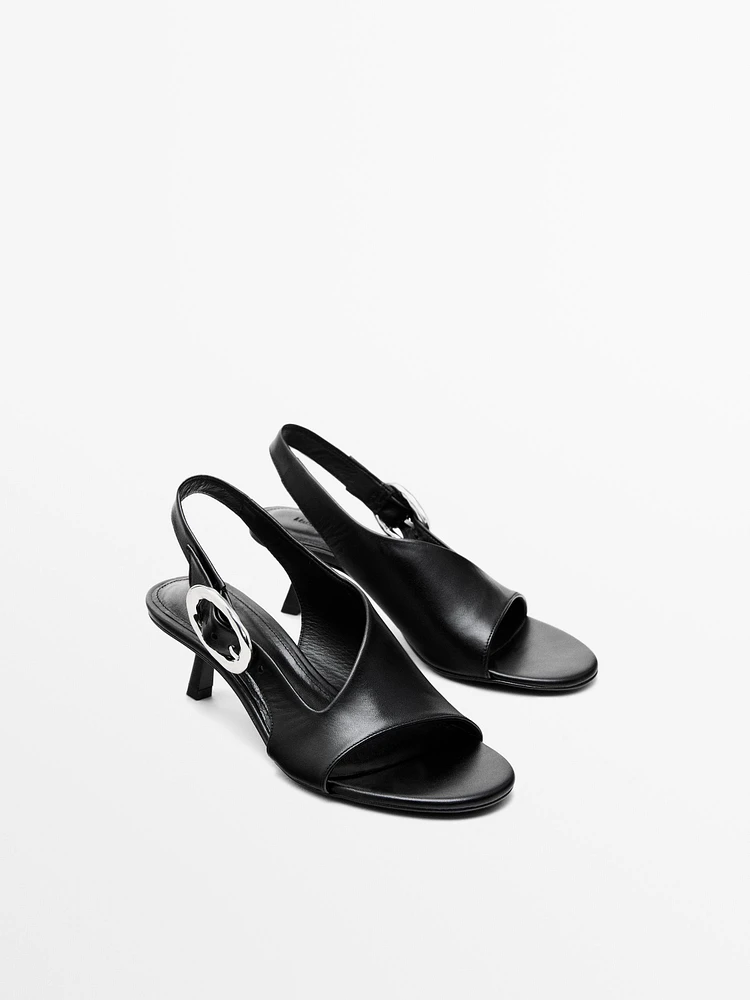 Sandales à talon avec boucle