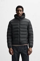 LIGHTWEIGHT HOODED PUFFER JACKET