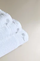BATH TOWEL WITH EMBROIDERED APPLIQUÉ