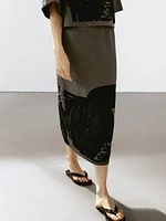 Midi skirt with contrasting trims