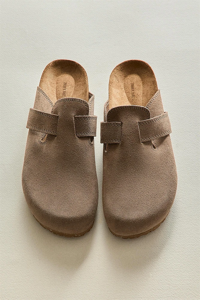 LEATHER CLOGS WITH STRAP