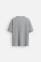 T-SHIRT DÉLAVÉ BRODERIES EN MATIÈRES VARIÉES