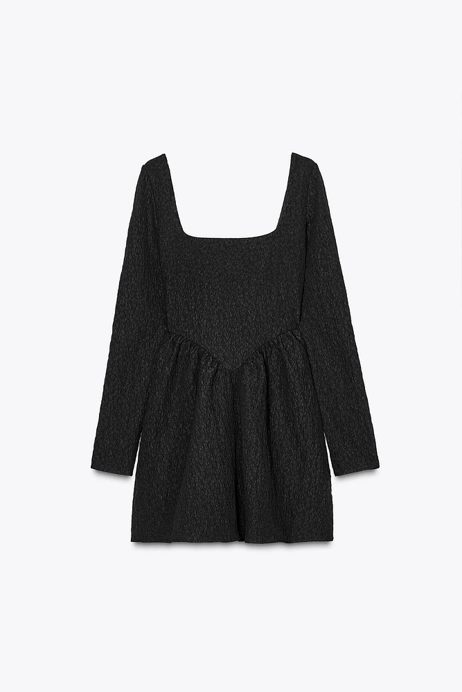 TEXTURED DRESS WITH VOLUME