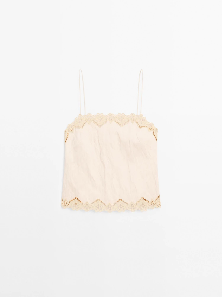 Flowing top with blonde lace detail