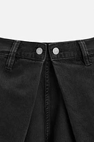 PLEATED BAGGY JEANS