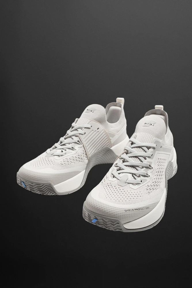 TRAINING SNEAKERS