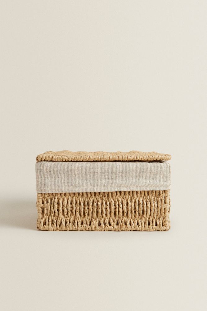 BASKET WITH FABRIC LINING