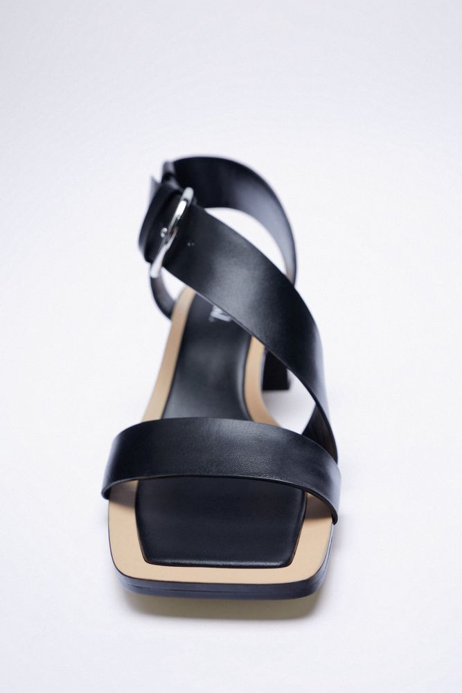 STRAPPY LEATHER SANDALS WITH BUCKLE