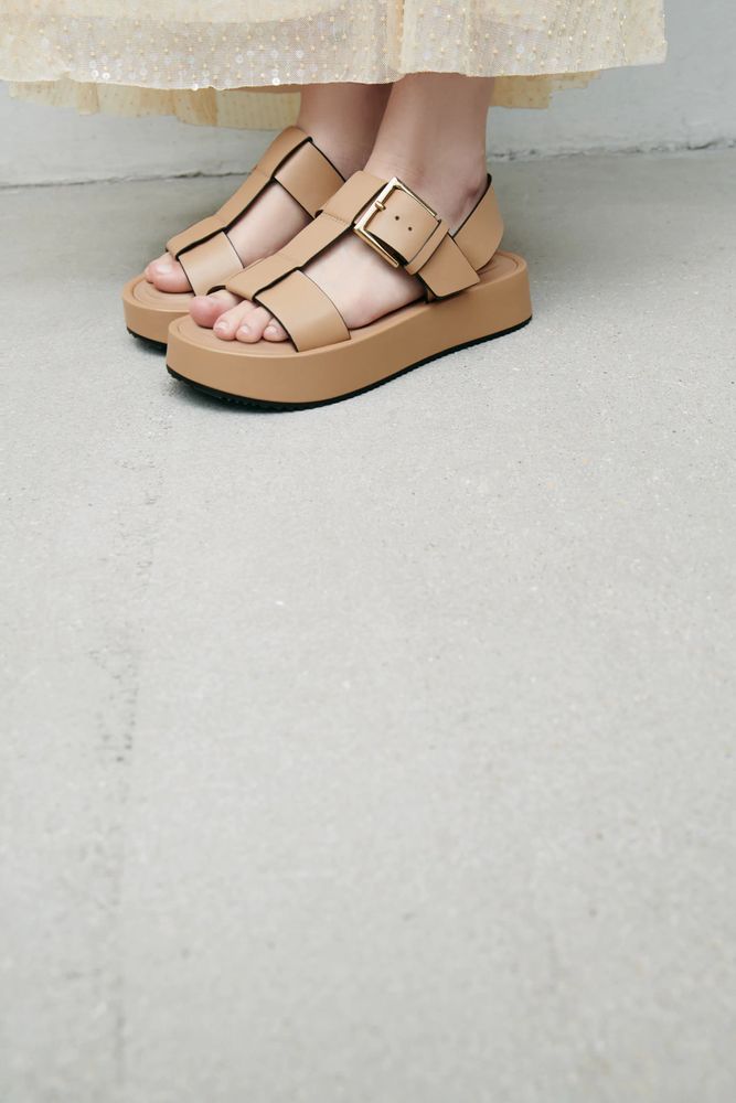 LEATHER PLATFORM SANDALS WITH BUCKLES