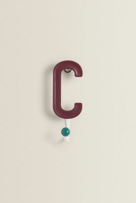 PORTEMANTEAU MÉTAL LETTRE C