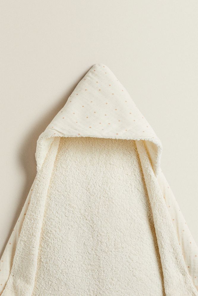 DOUBLE-SIDE HOODED TOWEL WITH MINI FLORAL PRINT