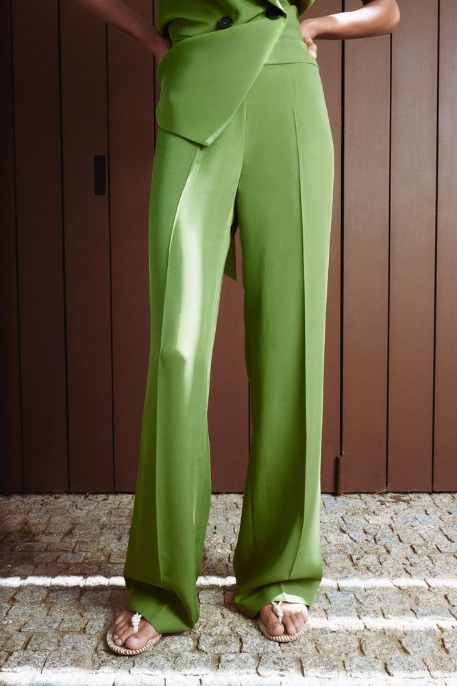 SOLD OUT‼️Z A R A high waisted Sage green Trouser Size Tagged-M Waist-28-29”  Length-39.5” Tagged Price-₹2790 Our Price-�