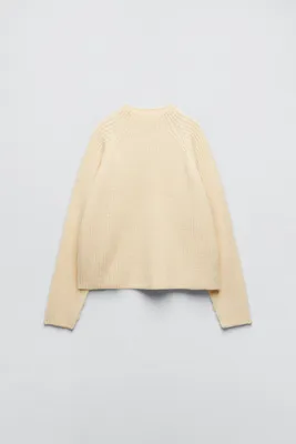 HIGH COLLAR KNIT SWEATER