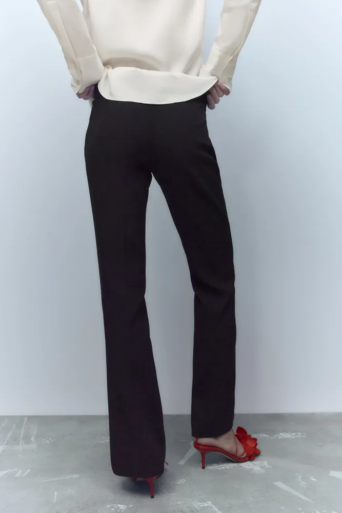 THE LOW RISE FLARE PANTS