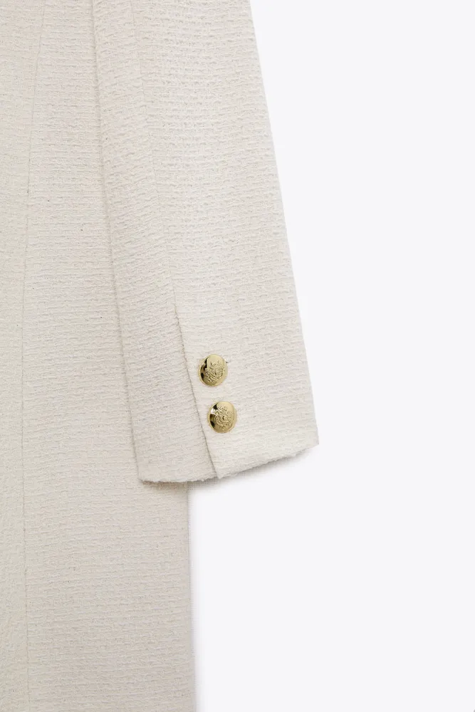 STRUCTURED COAT WITH GOLDEN BUTTONS