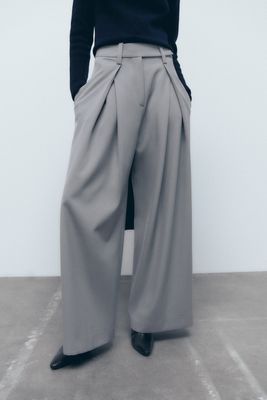 Zara OVERSIZED PLEATED PANTS LIMITED EDITION | Metropolis at Metrotown