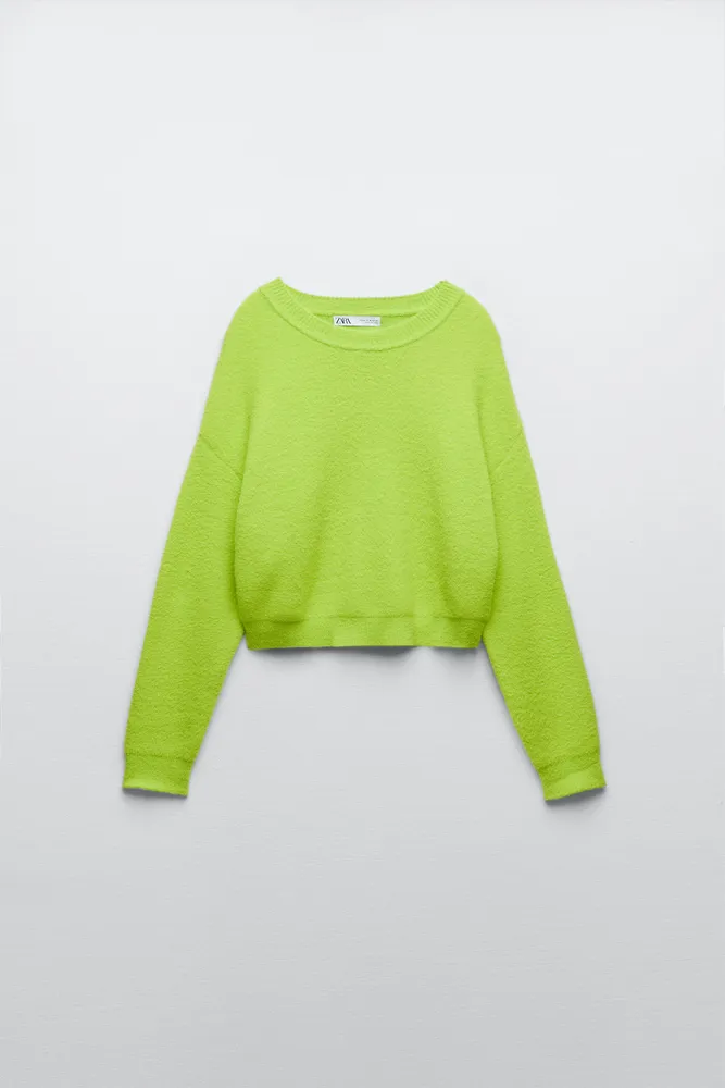 SOFT TOUCH CROPPED KNIT SWEATER