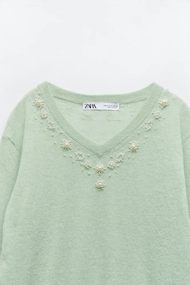 KNIT SWEATER WITH PEARLS