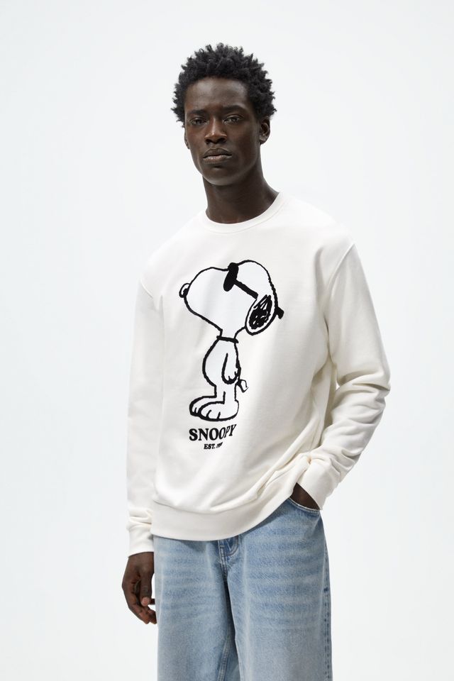 Zara SNOOPY™ PEANUTS SWEATSHIRT | Metropolis at Metrotown