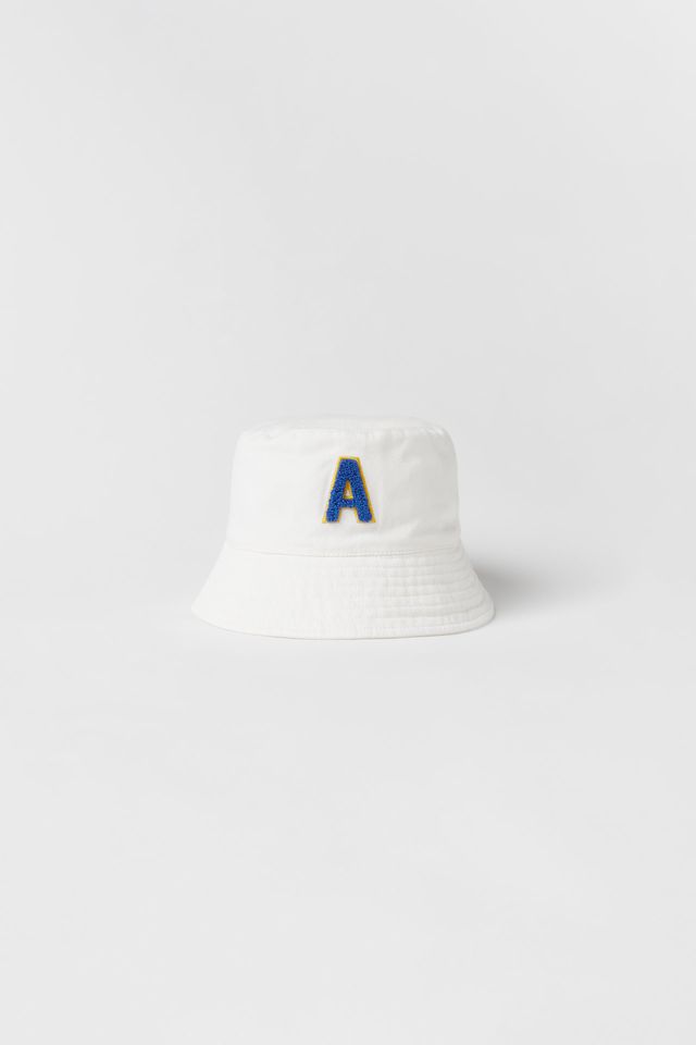 BÉBÉ / CHAPEAU BOB ABÉCÉDAIRE