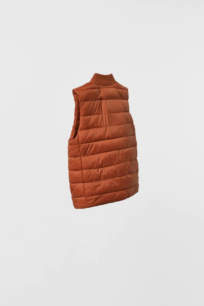 GUSSETED PUFFER VEST