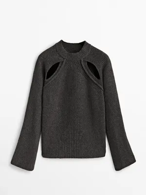 Purl knit sweater with cut-out detail