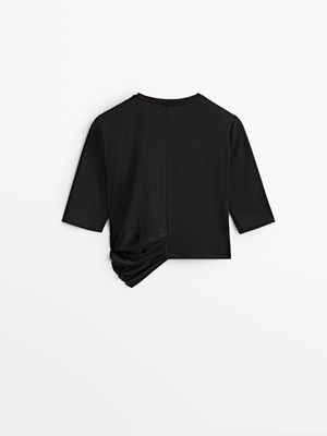 Black T-shirt with knot detail