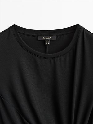 Black T-shirt with knot detail