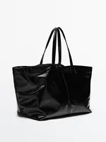Leather tote bag with a crackled finish